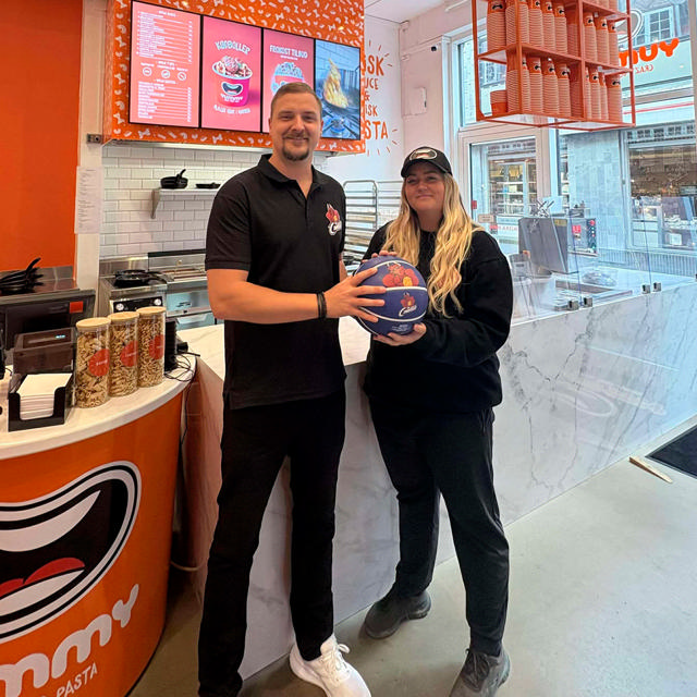 Når pasta møder basketball